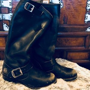Frye sz 6 Veronica slouch distressed black boot🌹